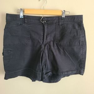 Gloria Vanderbilt black shorts-sz 14